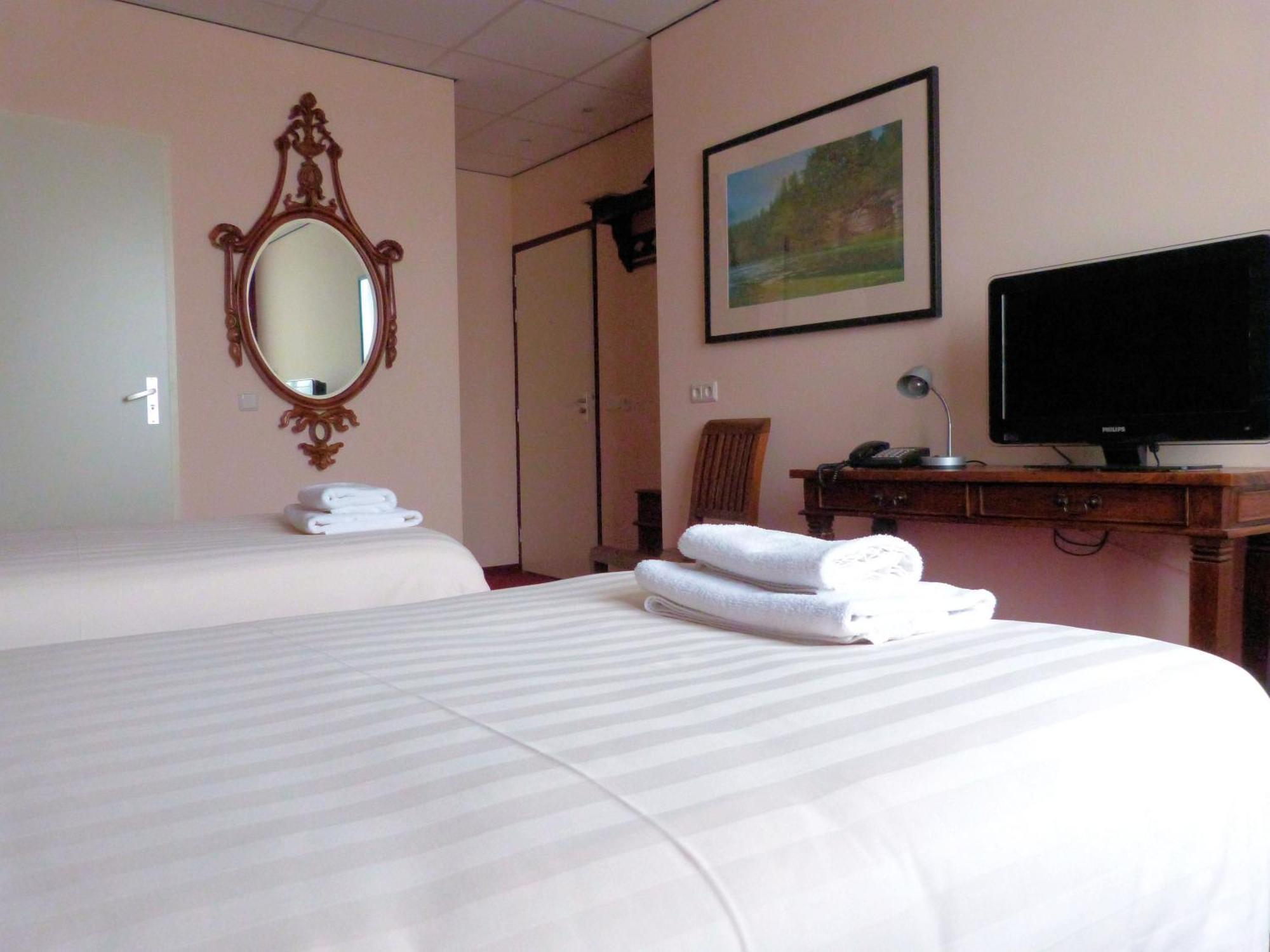 Hotel Wienerhof Ден Хелдер Екстериор снимка