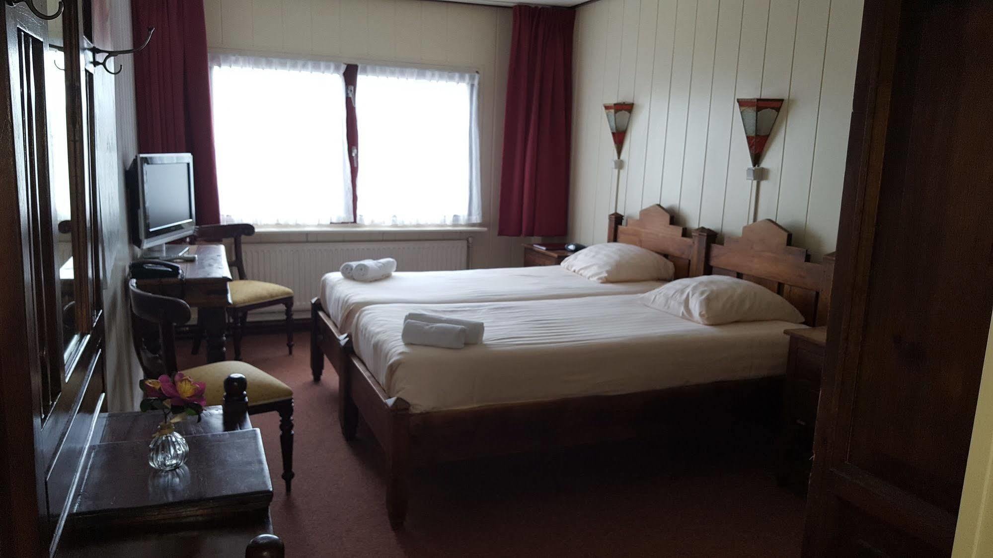 Hotel Wienerhof Ден Хелдер Екстериор снимка