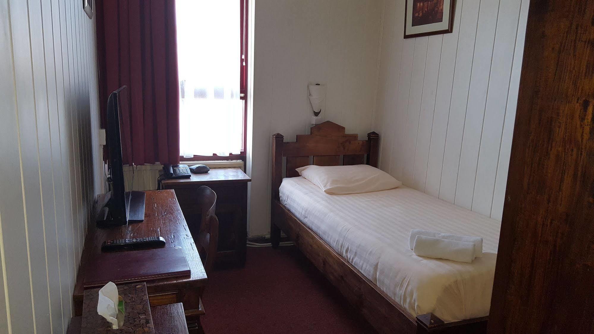 Hotel Wienerhof Ден Хелдер Екстериор снимка