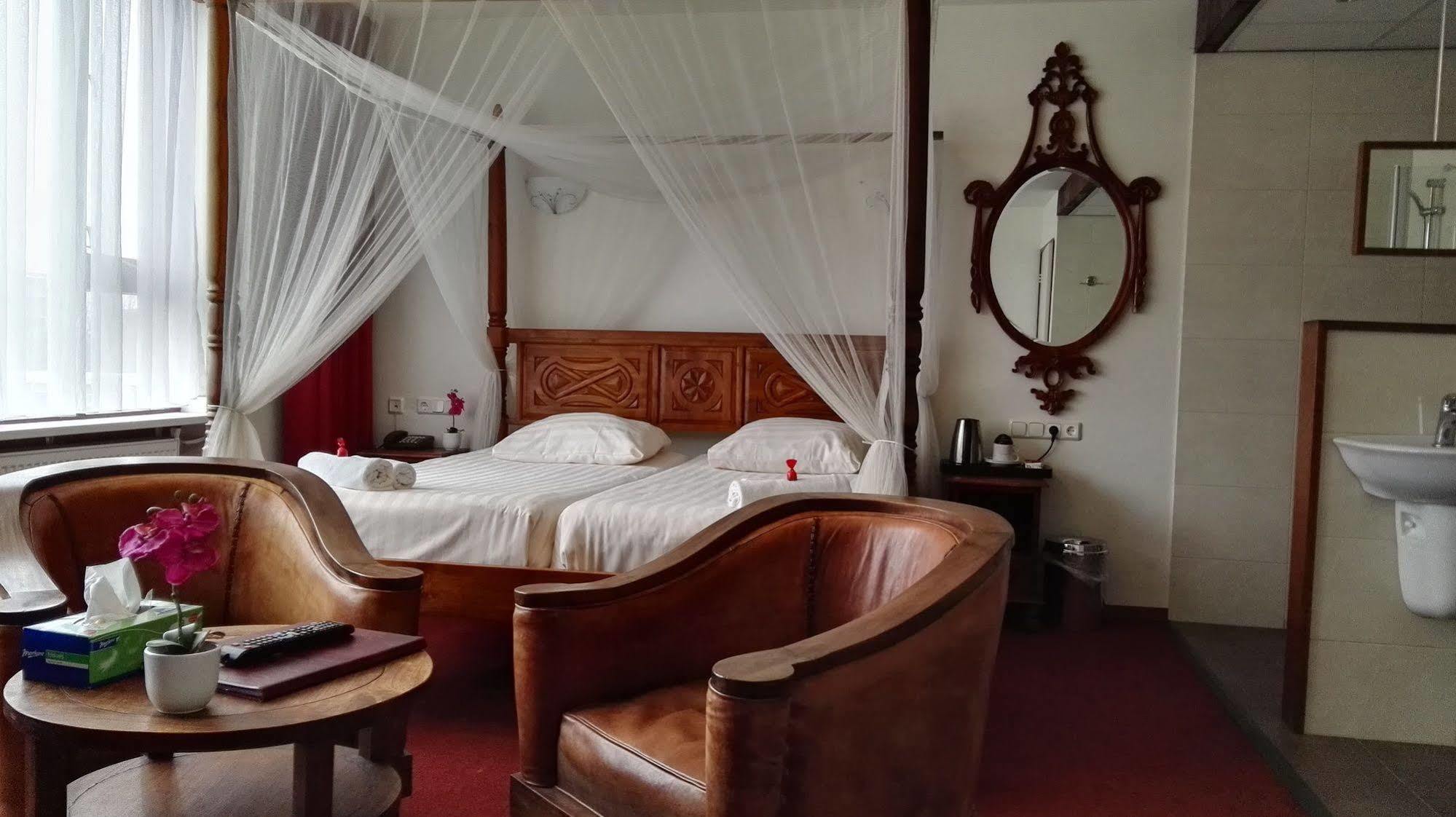 Hotel Wienerhof Ден Хелдер Екстериор снимка