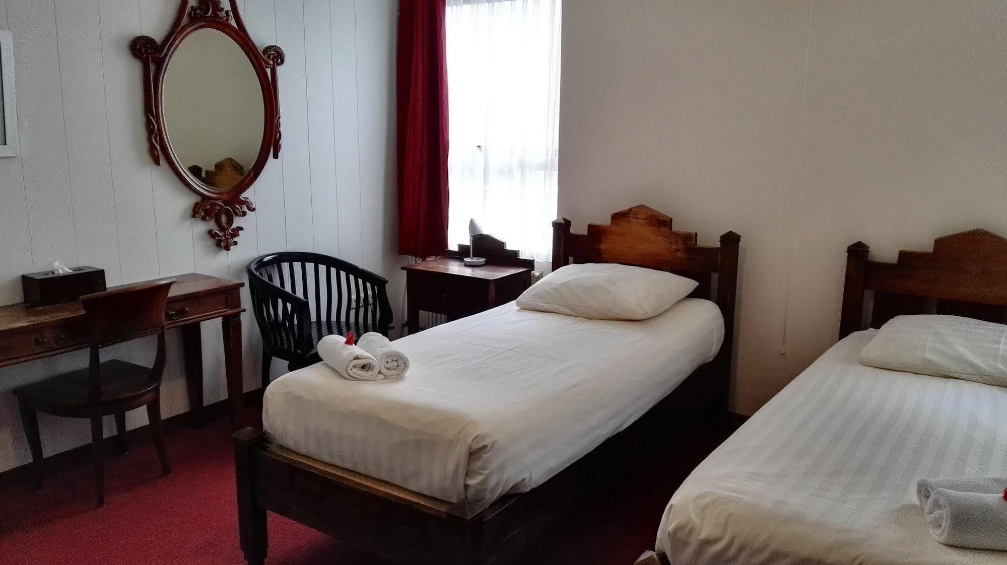 Hotel Wienerhof Ден Хелдер Екстериор снимка